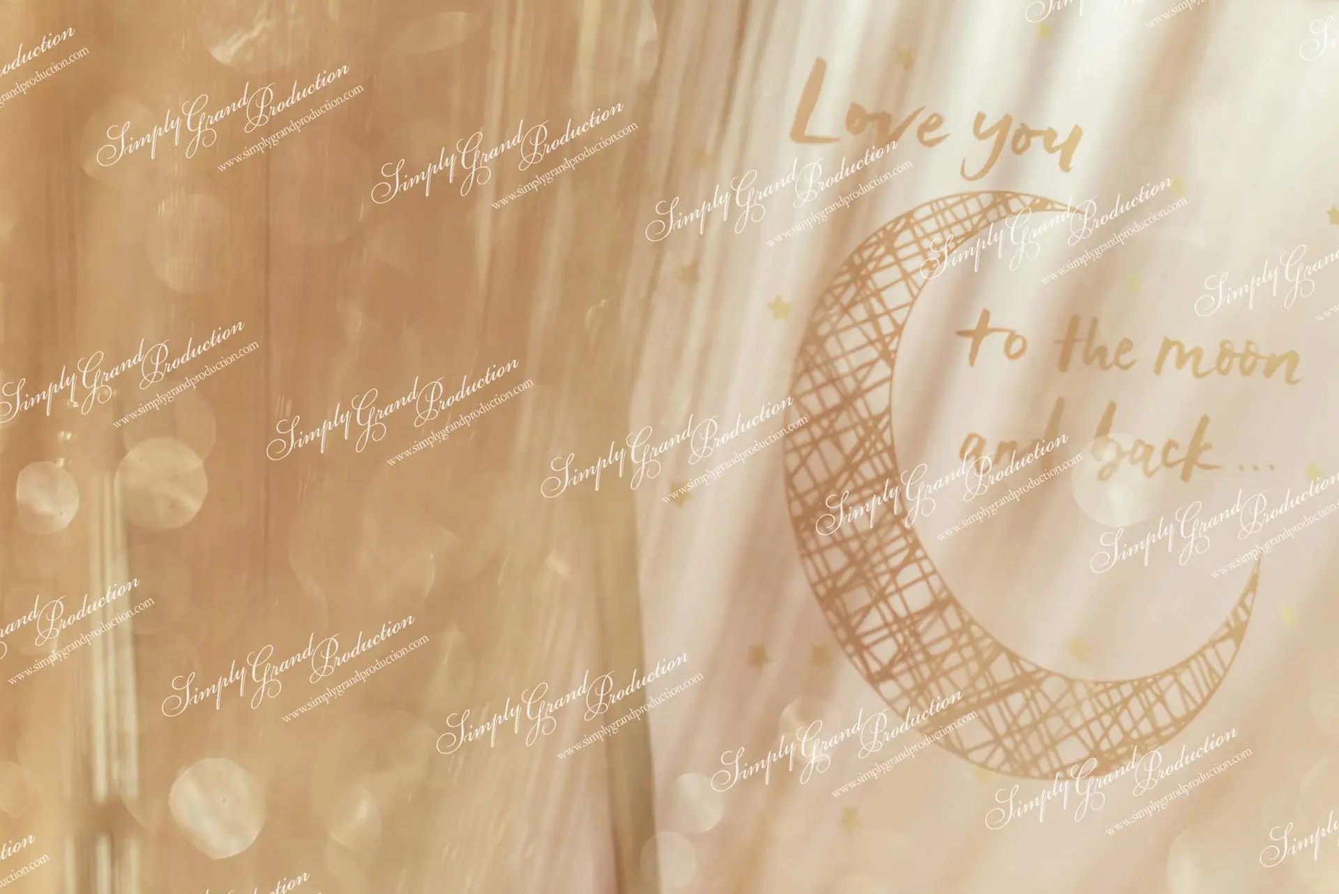 Simply_Grand_Production_Ballroom_wedding_decoration_gold_quote_romantic_arch_Grand_Hyatt_3_10_wm