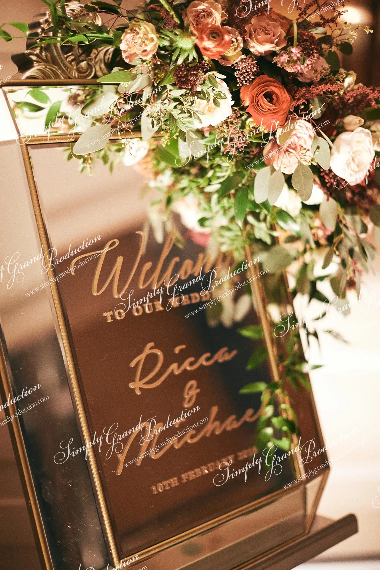 Simply_Grand_Production_Ballroom_wedding_decoration_reception_mirror_mirrorcalligraphy_flourishing_flower_1_3_wm