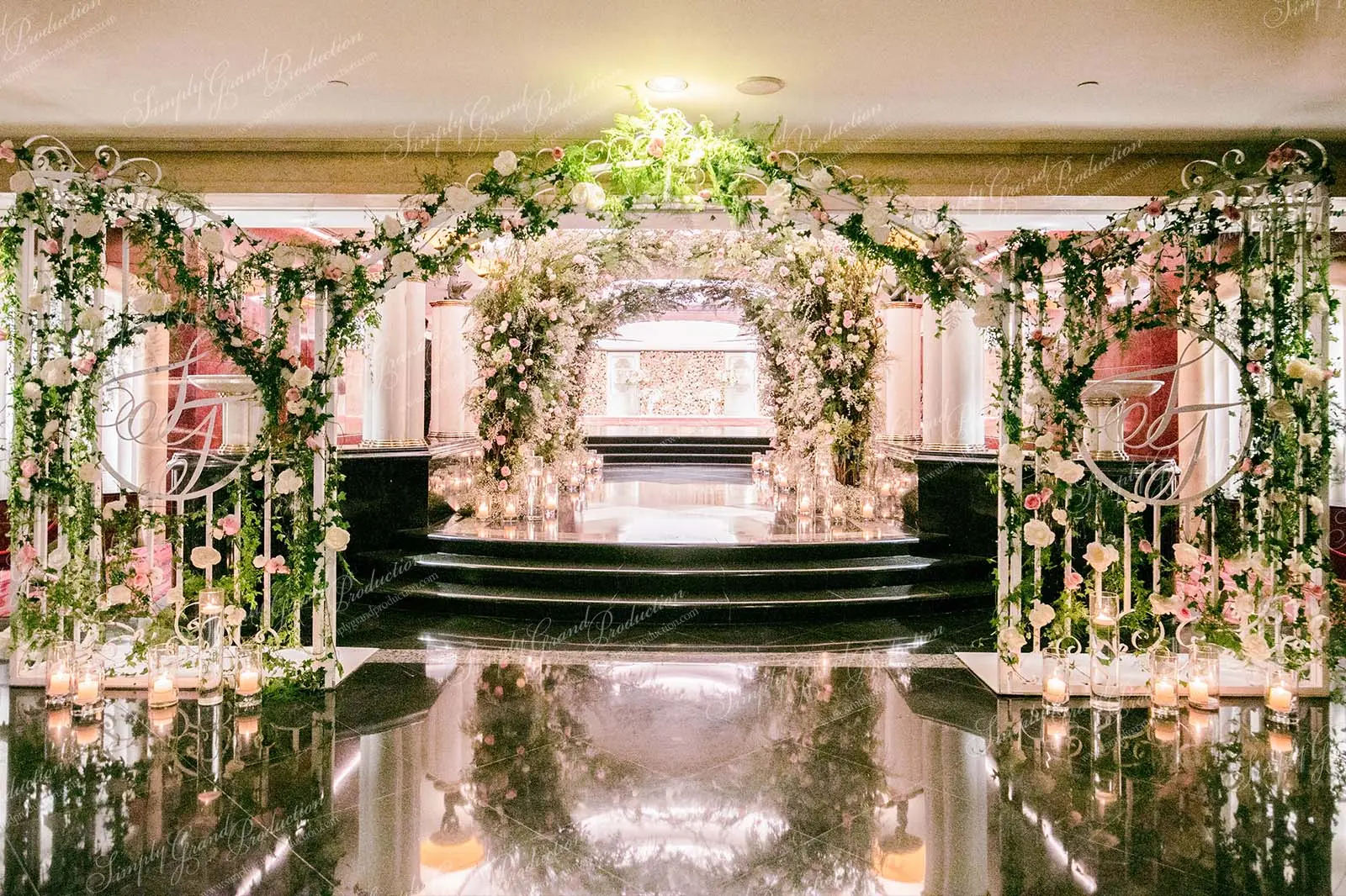 Grand Hyatt_Wedding_Decoration_Corridor_garden_5