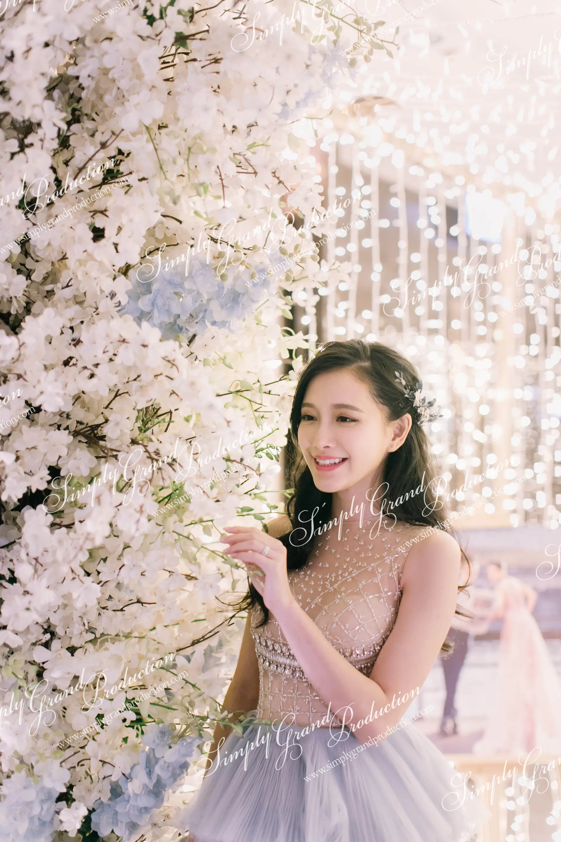 Simply_Grand_Production_wedding_deco_flower_arch_portrait_bride_Ritz_Carlton_1_10aaaaa