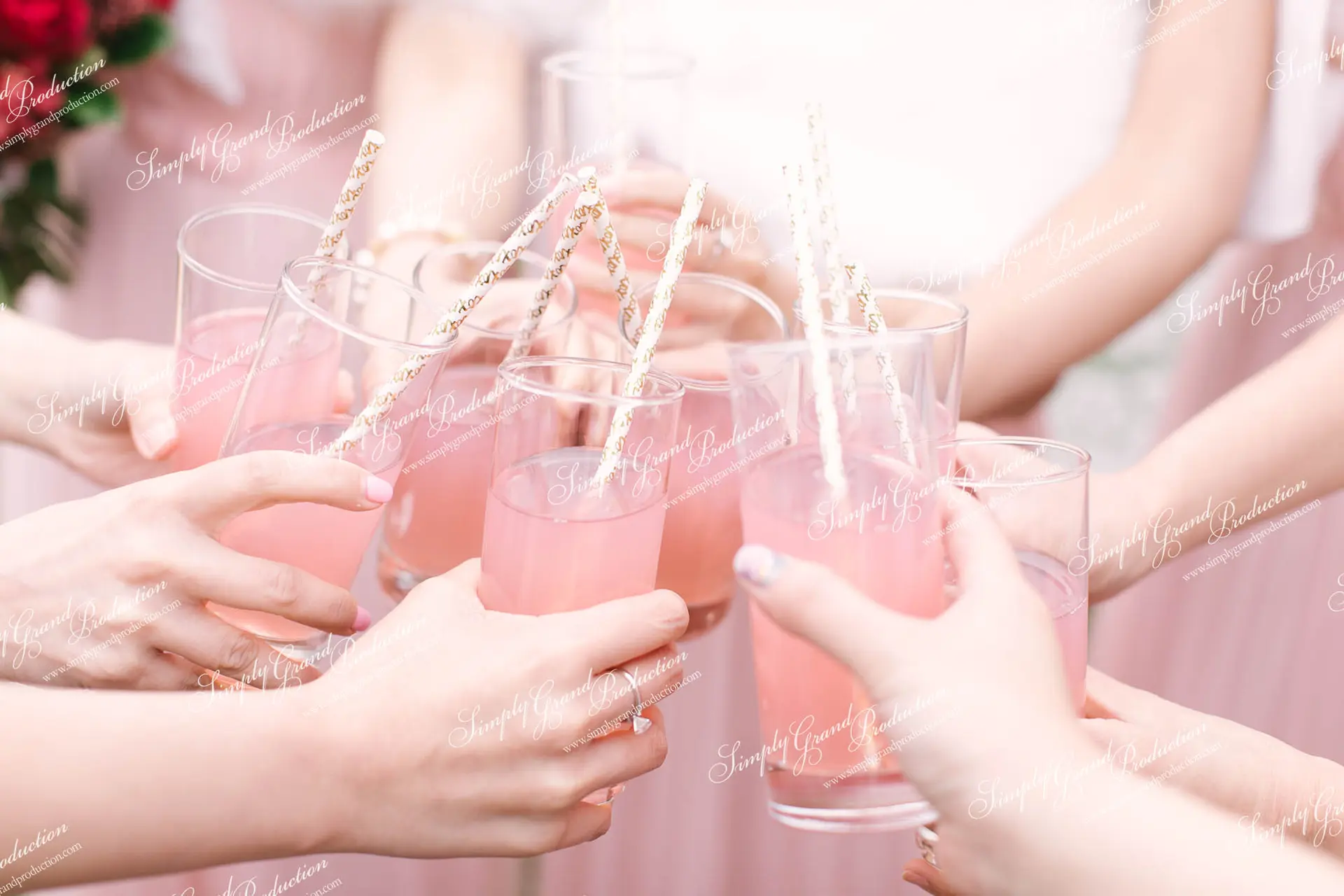 Simply_Grand_Production_Outdoor_wedding_decoration_cocktails_bridemaid_Beas_River_1_4.jpg