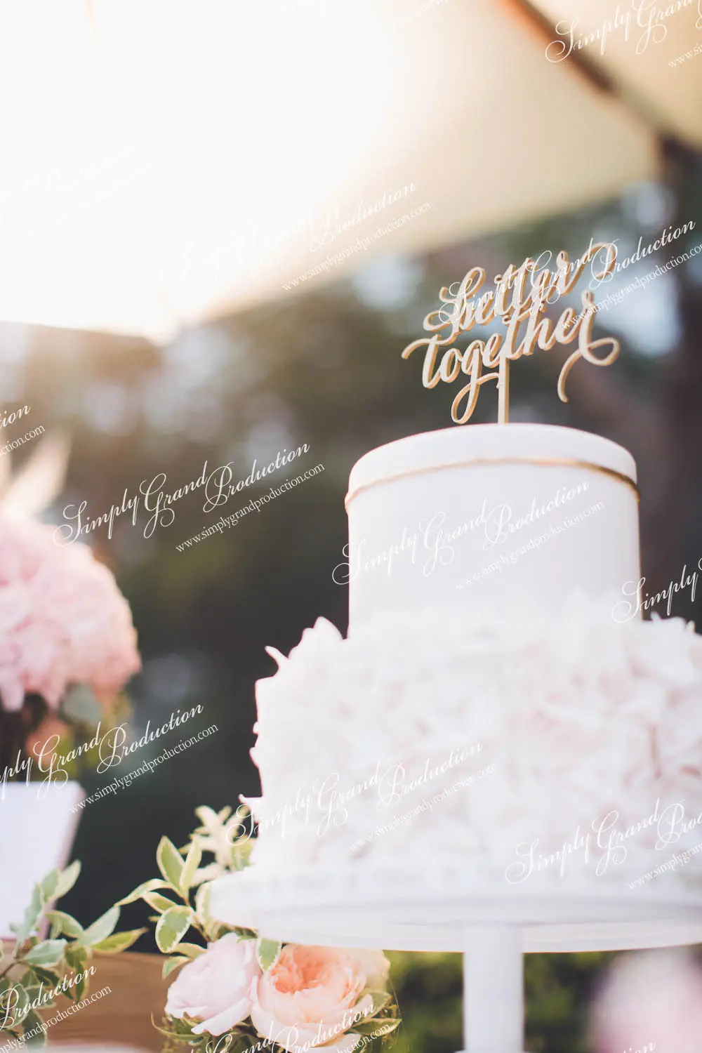 Simply_Grand_Production_Outdoor_wedding_decoration_cake_ivory_Repulse_Bay_1_11.jpg