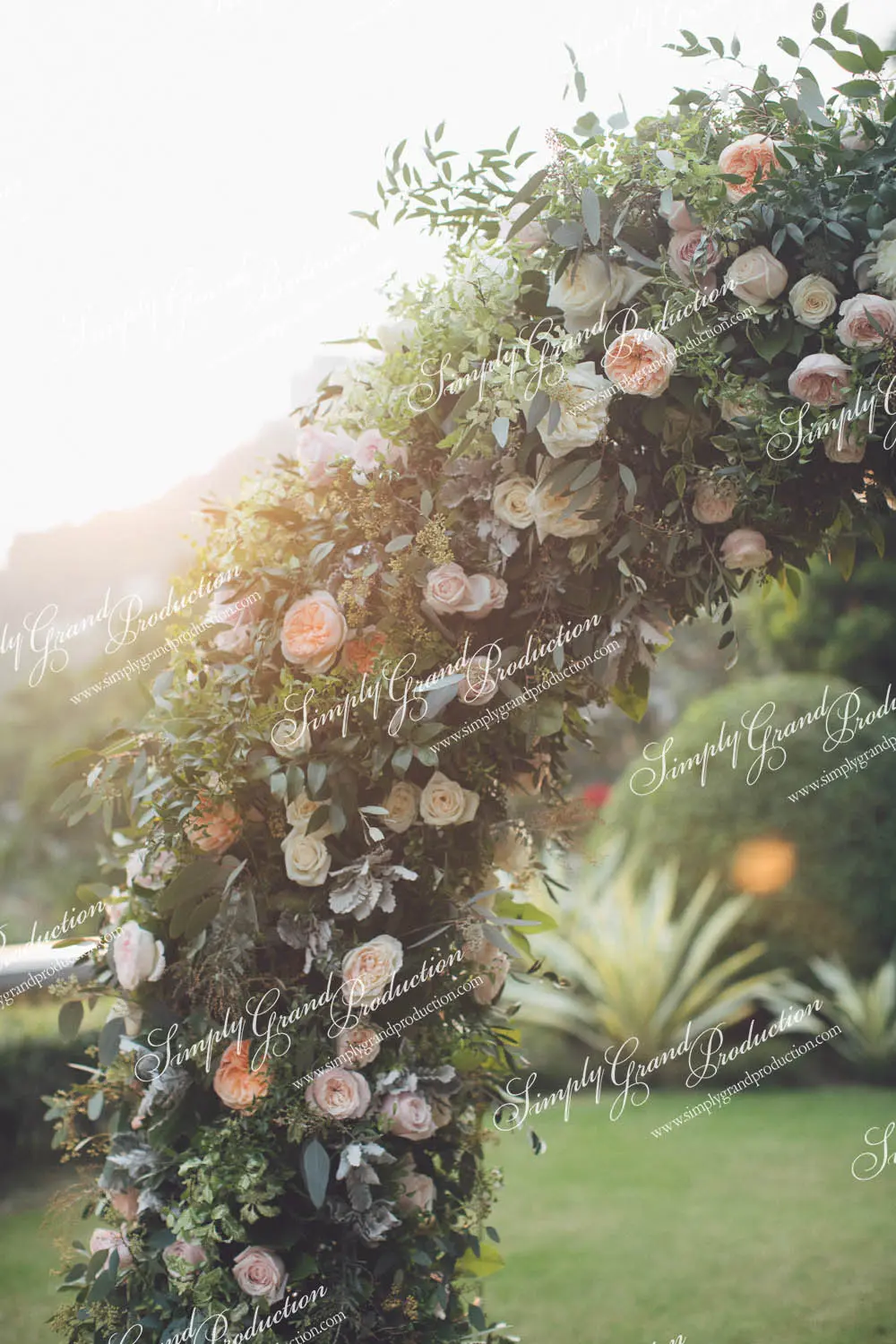 Simply_Grand_Production_Outdoor_wedding_decoration_rustic_peach_gose_Repulse_Bay_1_15.jpg