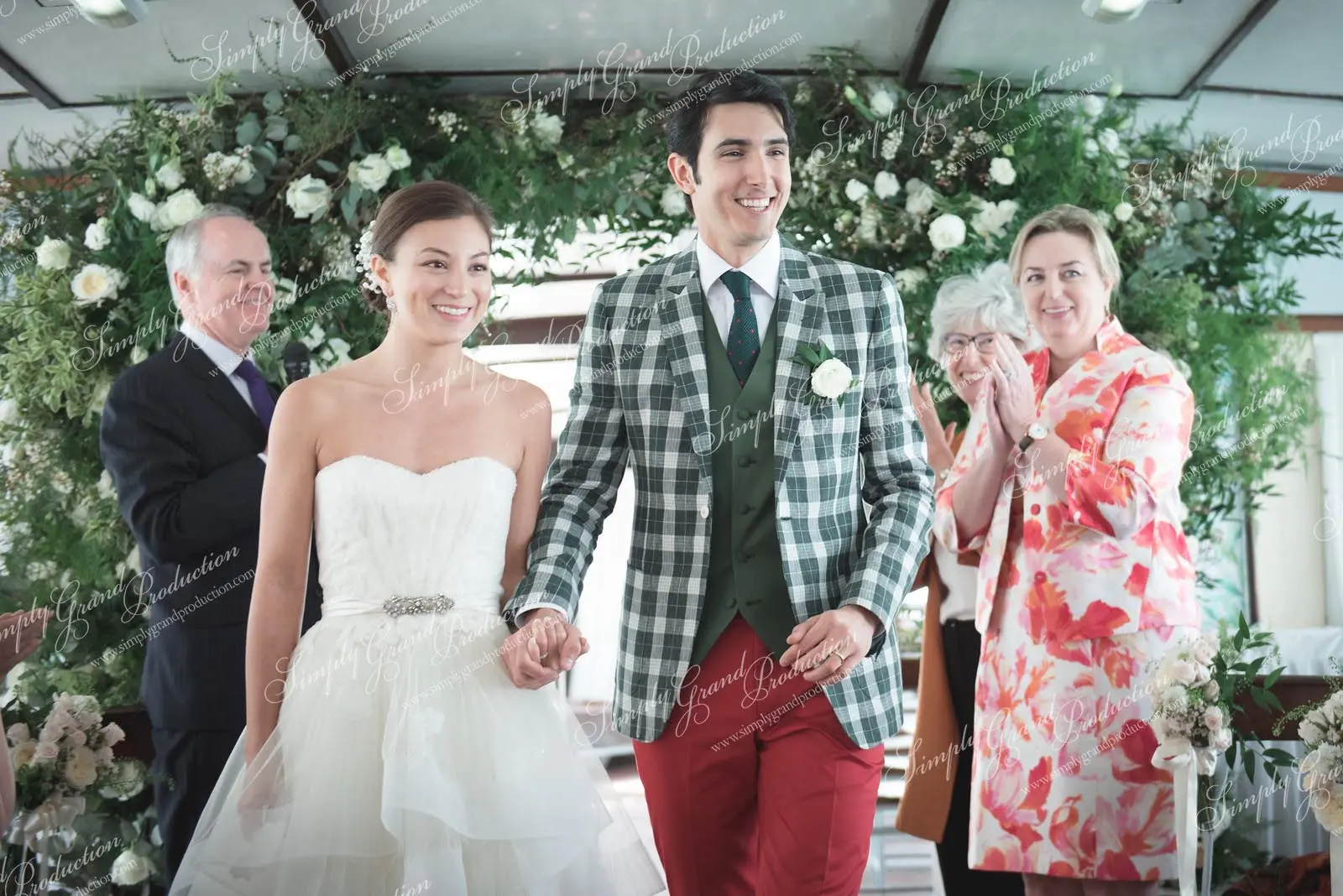 Simply_Grand_Production_Outdoor_flower_bride_groom_ceremony_arch_Star_Ferry_1_12.jpg