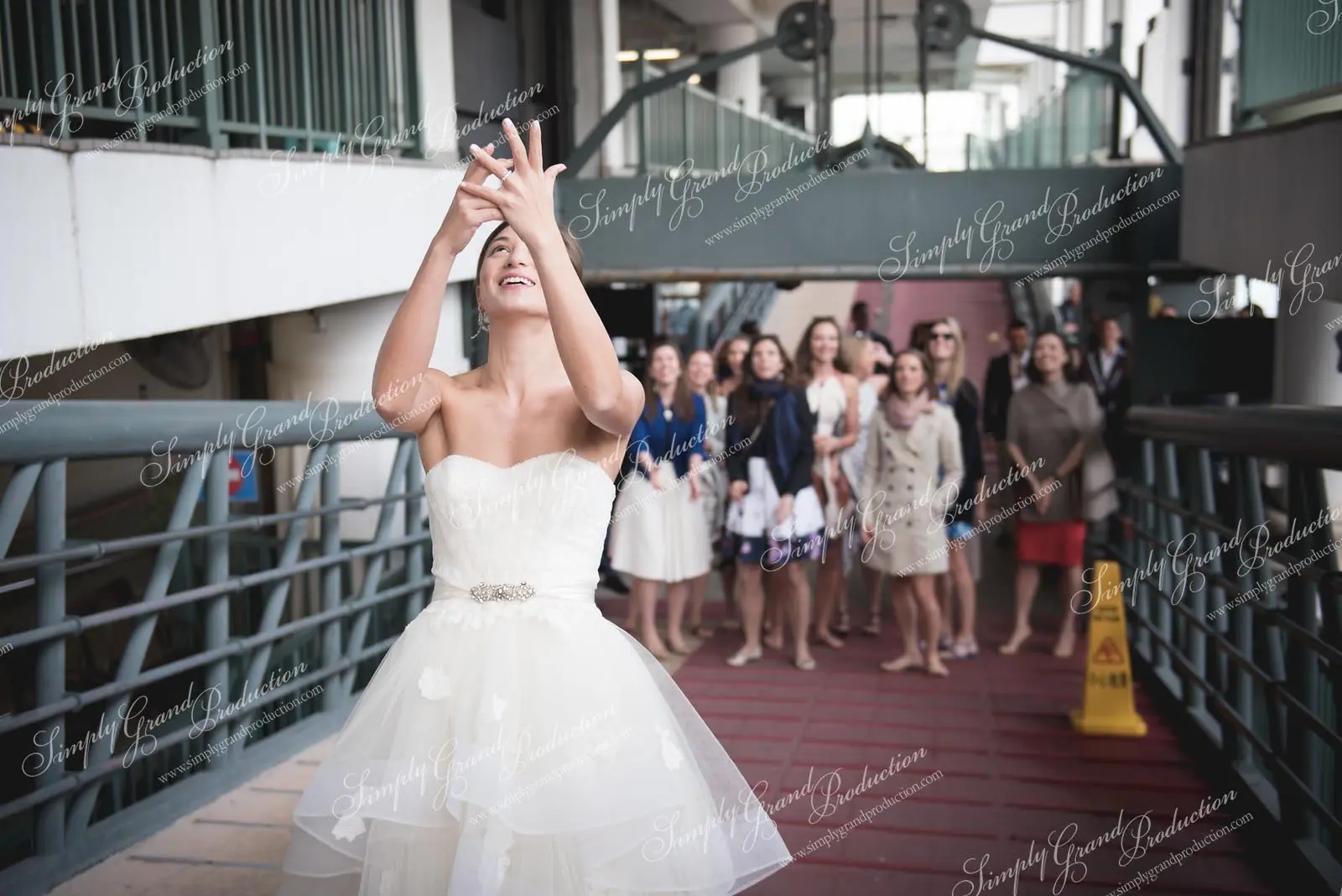 Simply_Grand_Production_Outdoor_wedding_decoration_bride_guest_bouquet_Star_Ferry_1_7.jpg